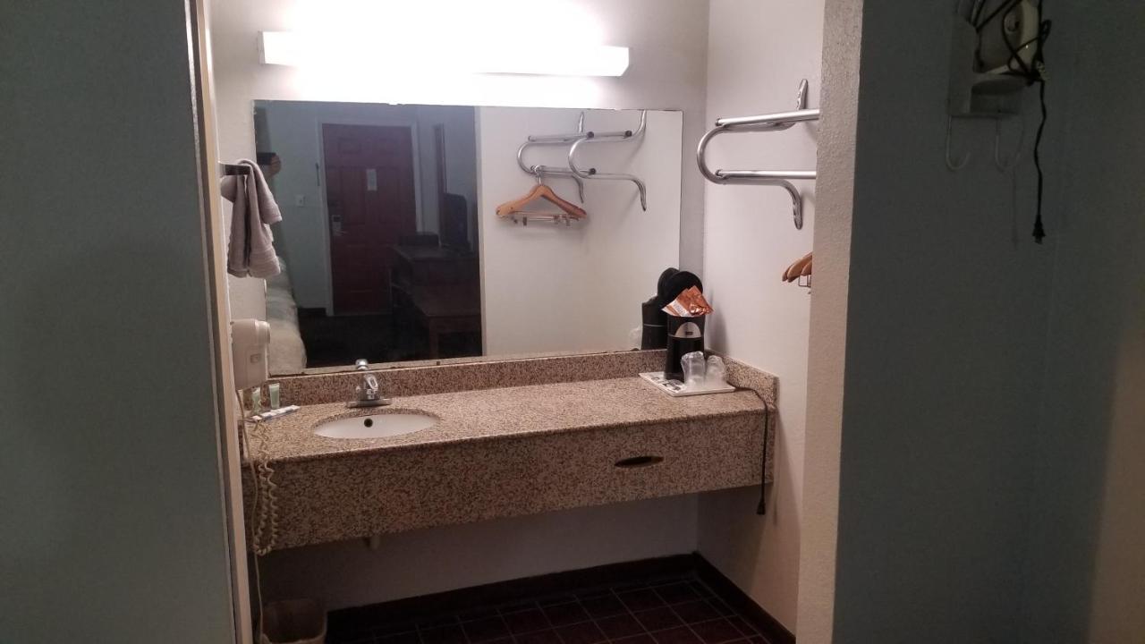 Executive Inn Стилуотер Экстерьер фото